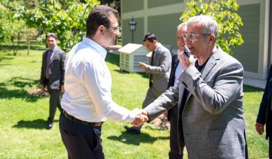 İBB Başkanı Ekrem İmamoğlu ve ABB Başkanı Mansur Yavaş’ın el sıkışmadığı iddiasına İBB Haber’den fotoğraflı yanıt geldi.