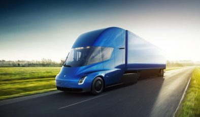 Elektrikli kamyon Tesla Semi’nin tanıtımı yapıldı
