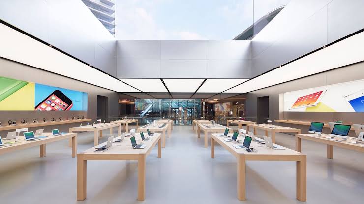 Apple Store yeniden açıldı, tüm iPhone’ların fiyatı arttı işte yeni liste