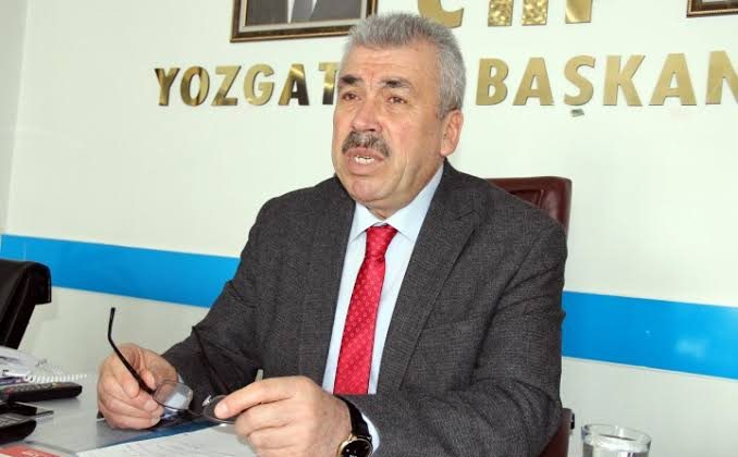 Başkan Yaşar:” Belediye de iktidar da verdiği sözleri tutmuyor, halk sandığı bekliyor.”dedi.