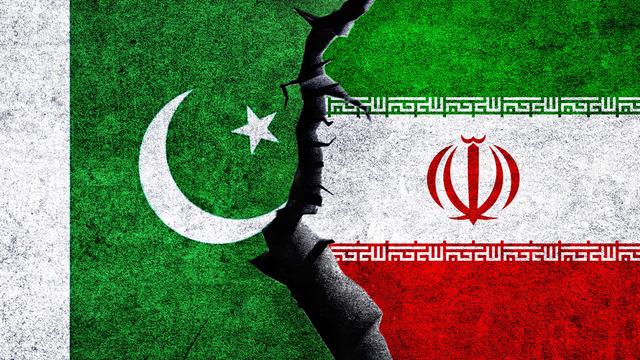 Önce İran vurdu şimdi de Pakistan saldırdı