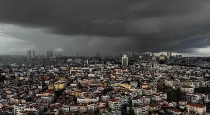 Meteoroloji’den İstanbul İçin Sağanak Yağış ve Fırtına Uyarısı